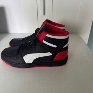 Puma Men's Black, Red, and White Sneakers